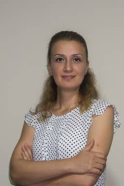 Дилек Генк